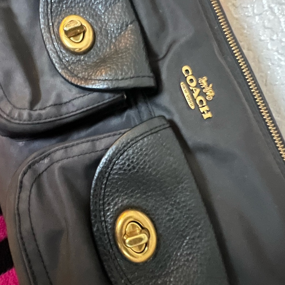 đź‘‘âś…PRICE FIRMâś…Coach Black Leather and Nylon Utility Shoulder Hobo Bag - Picture 5 of 16